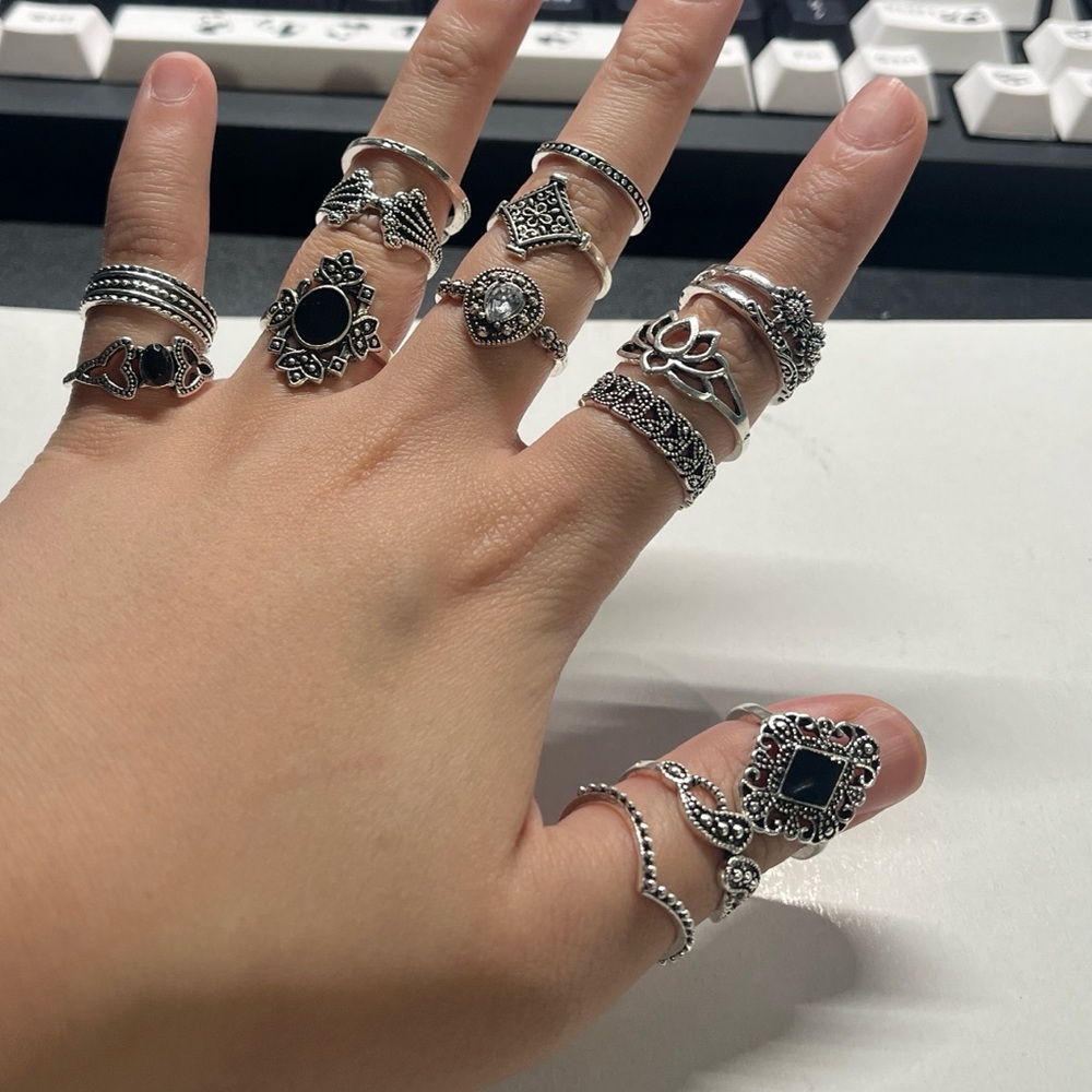 NEW 15 Assorted Rings - Picture 2 of 3